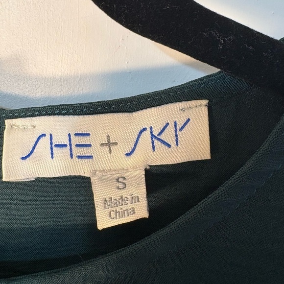 She + Sky Dark Green Women’s Peplum Blouse Size Small - Picture 9 of 9